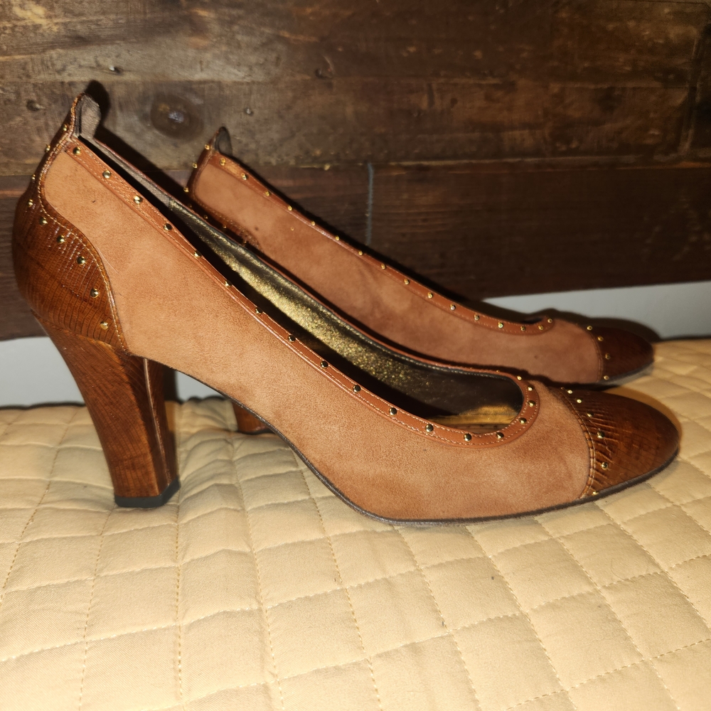 Adrienne Vittadini Pumps - Picture 3 of 10